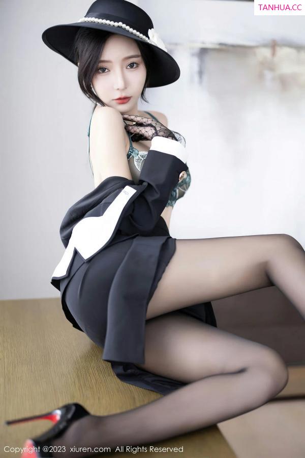 王馨瑶  [XiuRen]高清写真图 2023.07.07 No.7048 王馨瑶yanni 欧式文艺风第24张图片
